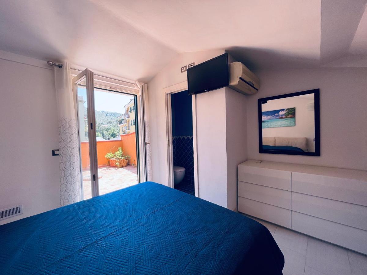 Molly Apartment Porto Santo Stefano  Exteriör bild